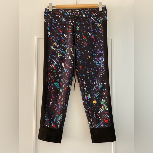 Fabletics Capri Leggings - Picture 2 of 4